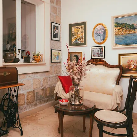 Bose Apartment *